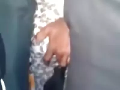 சிக்கித் தவிக்கும் ரெட்ஹெட் டீன் அந்த டிக் விரும்புகிறது