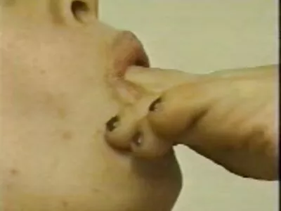 ஜில்லியன் ஜான்சன் இன் ஆஸ் மாஸ்டர் பீஸ் வீடியோ (ஜானி கோட்டை)