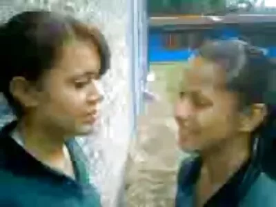 இந்தியாவில் ஒரு நாள் வீடியோ (ப்ரியா ராய்)