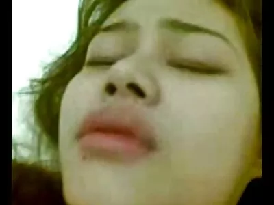 ரெய்லின் & டைலர் நிக்சன் என் நண்பர்கள் ஹாட் அம்மா