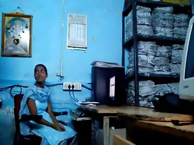 வாலண்டினா அனல் வீடியோவை விரும்புகிறார் (வாலண்டினா நப்பி)
